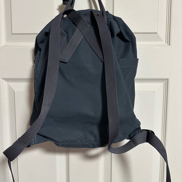 Fjallraven Kånken Blue Backpack EUC - Picture 2 of 11